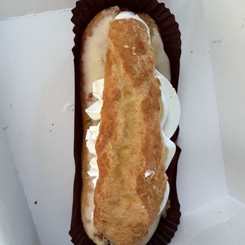 La Bomboniera - Eclair - Bakeries Near Me - Warsaw, MZ La Bomboniera - Eclair - Bakeries Near Me - Warsaw, MZ
