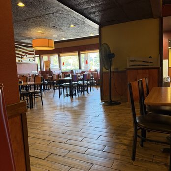 Denny's - Dining room - Diners Near Me - Sacramento, California Denny's - Dining room - Diners Near Me - Sacramento, California