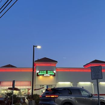 In-N-Out Burger - Dinner time!! - Burgers Near Me - San Fernando, California