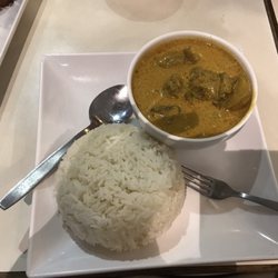 老趙越南餐廳 - Tasty but the curry chicken had too many bones. Good service and very reasonable prices. Portions were good.