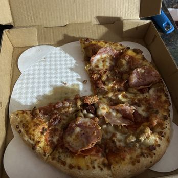 Socios Pizza-Pasta - Meat lovers hand tossed medium. Garlic butter crust.! Do yourself a favor and get a side cup of their pizza sauce for dipping crust! - Pizza Near Me - Pace, Florida