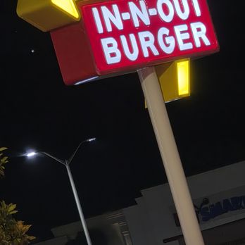 In-N-Out Burger - Burgers Near Me - Daly City, California In-N-Out Burger - Burgers Near Me - Daly City, California