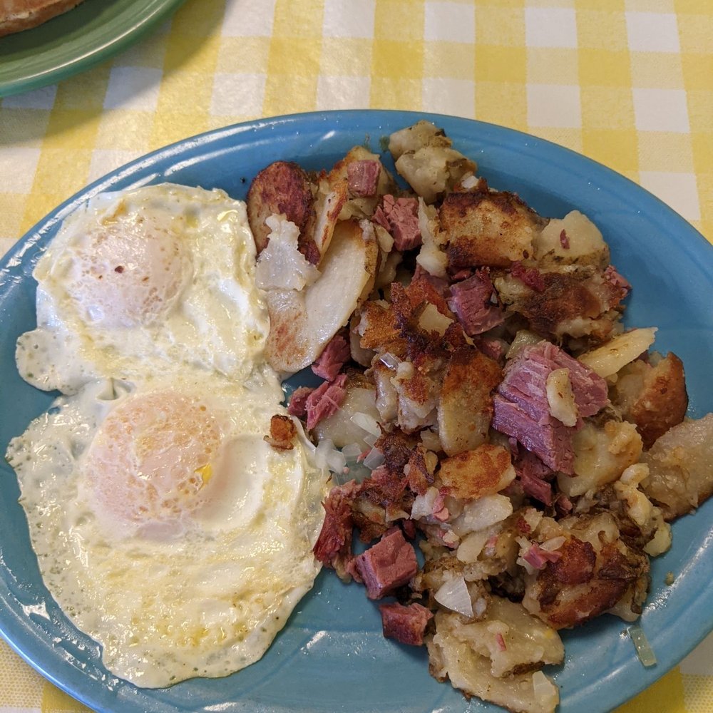 Keystone Diner - Corned beef hash - not pictures the toast or biscuit that comes with this - Breakfast & Brunch Near Me - Indianapolis, Indiana Keystone Diner - Corned beef hash - not pictures the toast or biscuit that comes with this - Breakfast & Brunch Near Me - Indianapolis, Indiana