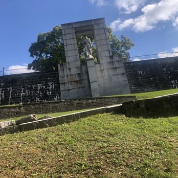 Prospect  Terrace - Roger Williams Statue - Parks Near Me - Providence, Rhode Island