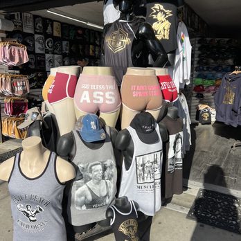 Venice Beach Boardwalk - Beaches Near Me - Venice, California Venice Beach Boardwalk - Beaches Near Me - Venice, California
