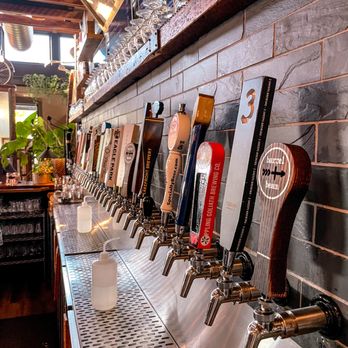 Draft & Vessel Tosa - Beer Bar Near Me - Wauwatosa, Wisconsin Draft & Vessel Tosa - Beer Bar Near Me - Wauwatosa, Wisconsin
