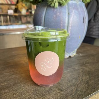 Del Sur Bakery & Cafe - Matcha drink - Filipino Near Me - Chicago, Illinois
