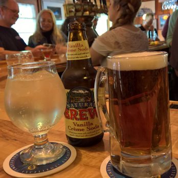Mountain Brauhaus - Small Size Spaten Octoberfest Seasonal Beer and a Natural Brew Cream Soda - New American Near Me - Gardiner, New York Mountain Brauhaus - Small Size Spaten Octoberfest Seasonal Beer and a Natural Brew Cream Soda - New American Near Me - Gardiner, New York