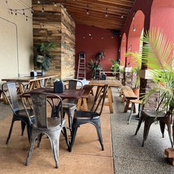 Los Arcos Mexican Restaurant - The outside patio