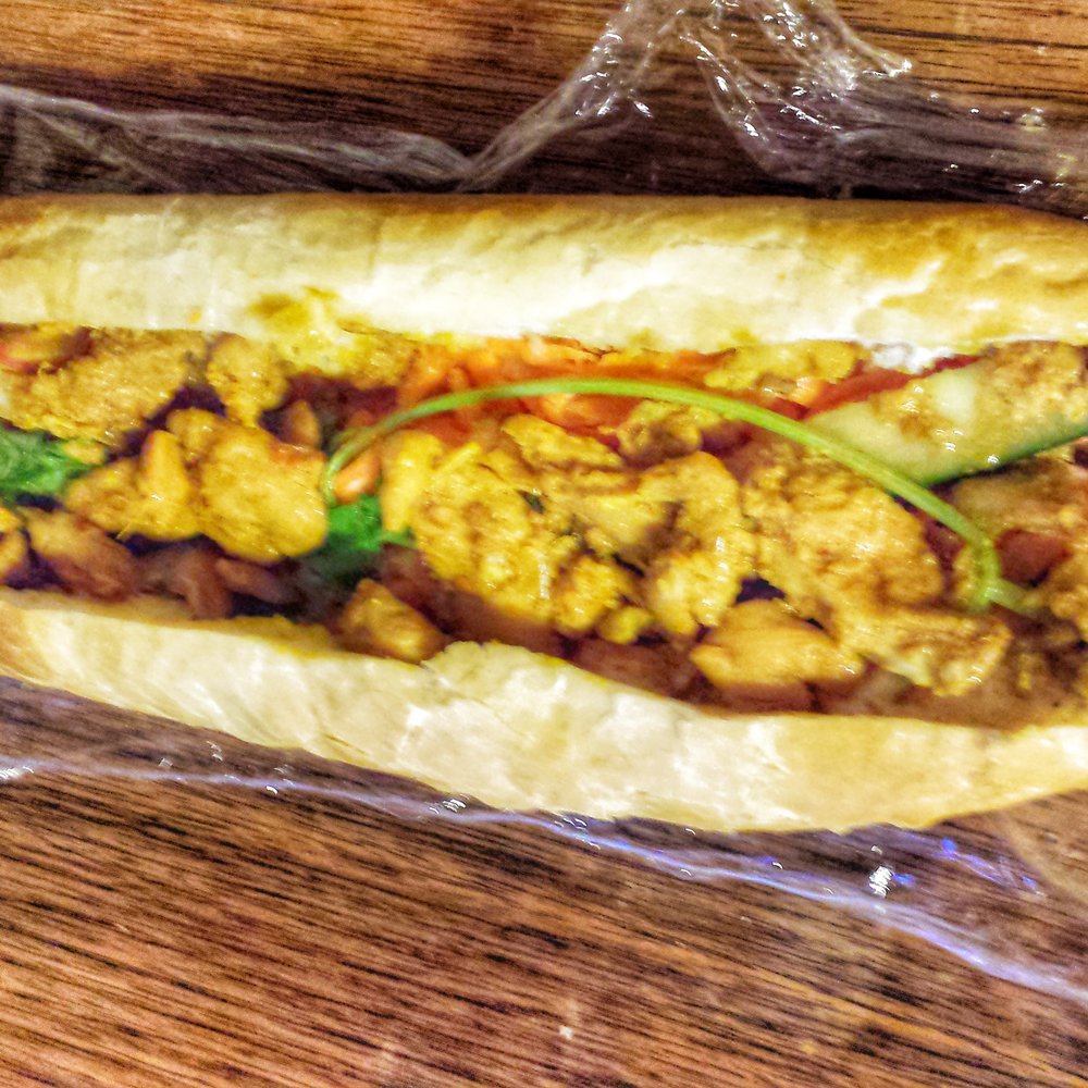 Satay chicken sub