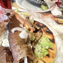 Cafe Istanbul - Mix Döner (lamb and chicken) sandwich