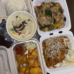 Krua Thai Cuisine - Green Curry Crab Lagoon Pad Thai Drunken Noodles