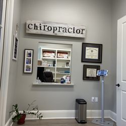 Zachary Spine & Sports Rehabilitation - Check in area