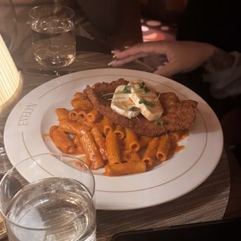 EVELYN - Spice and rigatoni with chicken - Lounges Near Me - Dallas, Texas