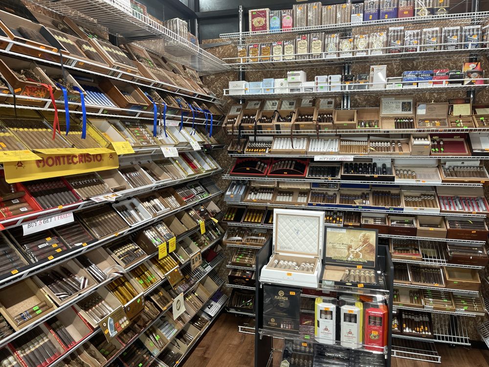 TWISTED SMOKE SHOP Updated August 2024 68 Photos 347 Merrick Ave