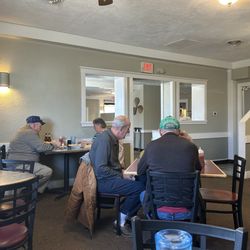 Chick-a-dee of Lewiston - General dinning