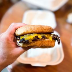 Taste of Aloha - Smash burger (single patty)