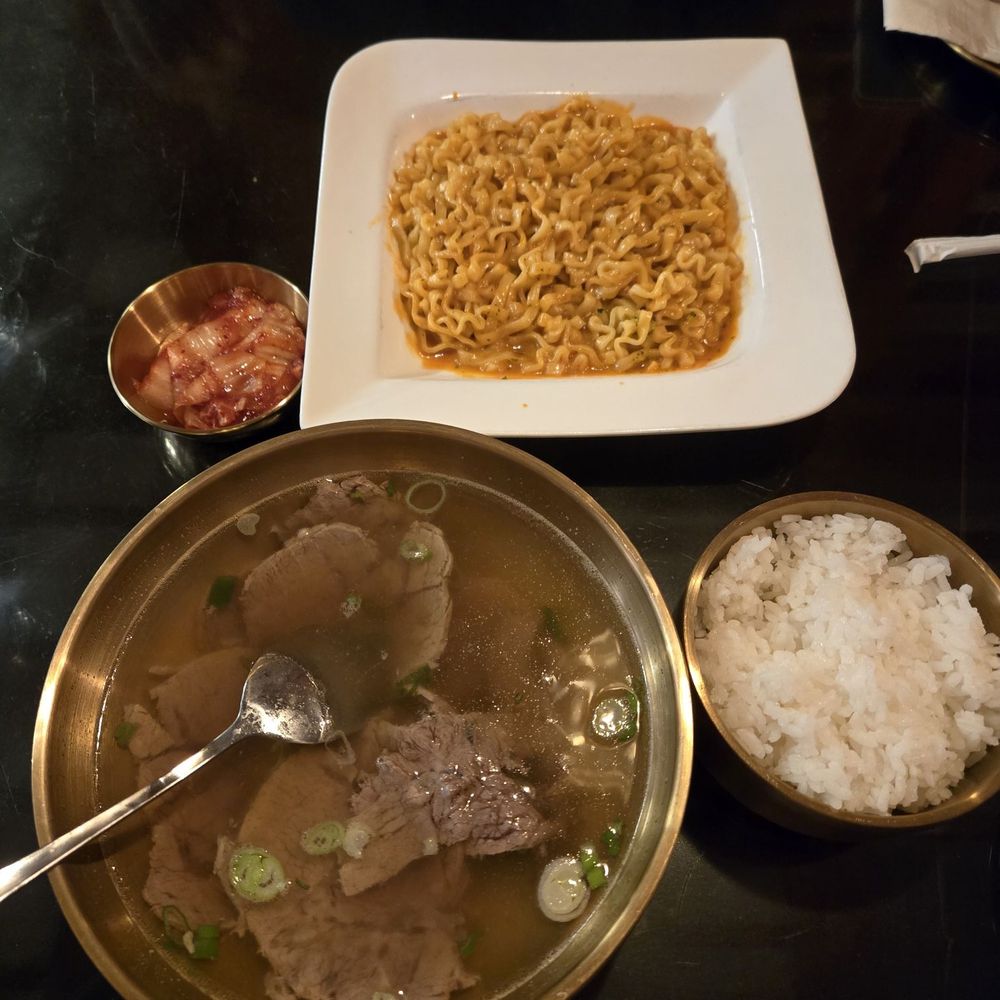 Gomtang and Cabonara Ramen. kimchi Gomtang and Cabonara Ramen. kimchi