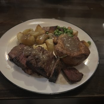 The Albion Manor - Sunday Roast - British Near Me - Chicago, Illinois