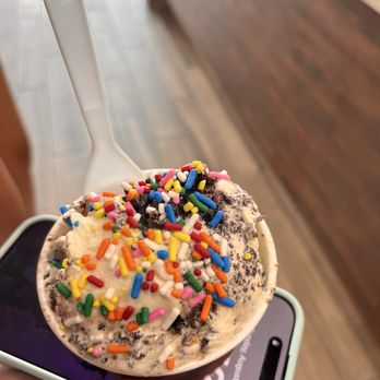 Cold Stone Creamery - OREO Cookies & Cream Extreme - Ready Now - Juice Bars & Smoothies Near Me - Alexandria, Virginia Cold Stone Creamery - OREO Cookies & Cream Extreme - Ready Now - Juice Bars & Smoothies Near Me - Alexandria, Virginia