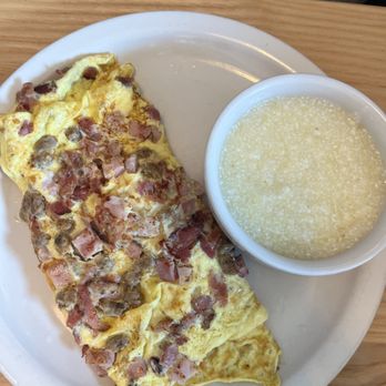 The Big Biscuit - KC omelette - Breakfast & Brunch Near Me - Prairie Village, Kansas