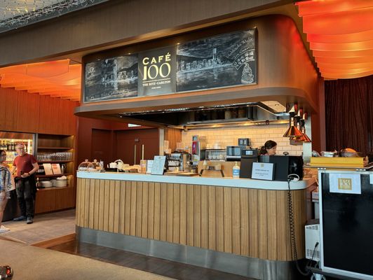 Sky 100 Hong Kong Observation Deck by null