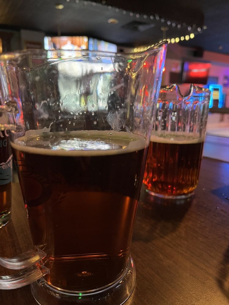 Social spots from Senunas' Bar and Grill