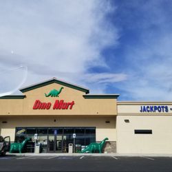 Golden Gate - New Sinclair gas and Dino Mart, Port of Subs at Hwy 80 and Idaho St, Elko, NV
