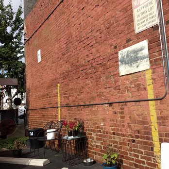 Bluegrass Grill - Outdoor decor - Southern Near Me - Chattanooga, Tennessee