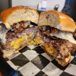 Rock Burger - Elmwood - The barrel jumper