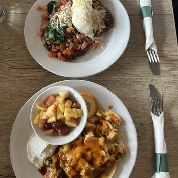 Hugo's - Chilaquiles and Breakfast Burrito - Breakfast & Brunch Near Me - Studio City, California Hugo's - Chilaquiles and Breakfast Burrito - Breakfast & Brunch Near Me - Studio City, California