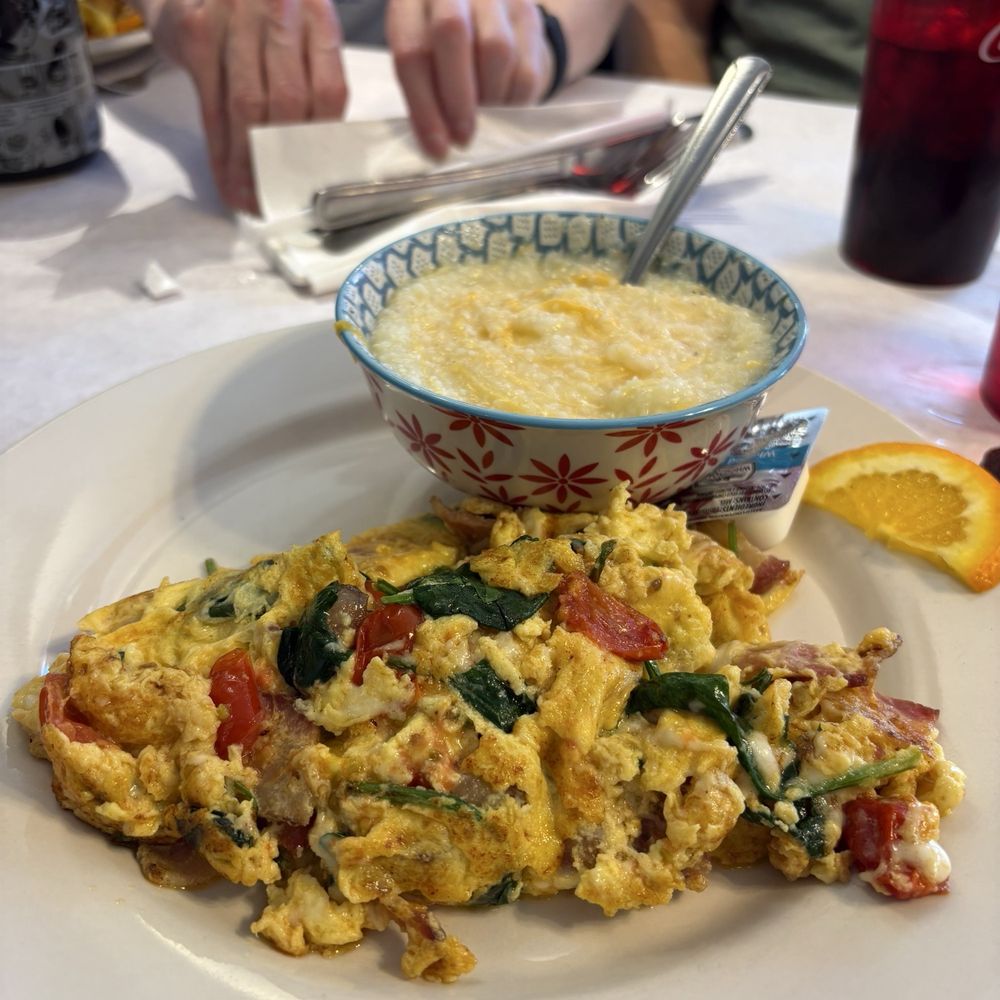3egg scrambler with cheesy grits 3egg scrambler with cheesy grits