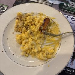 Henry's Restaurant - The Mac n cheese, French toast