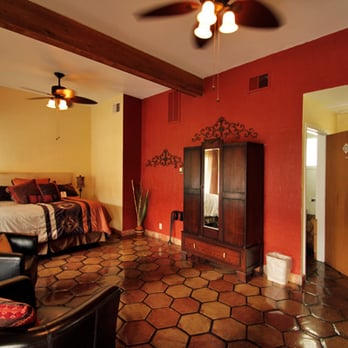 Austin Motel - room 117 interior - Hotels Near Me - Austin, Texas
