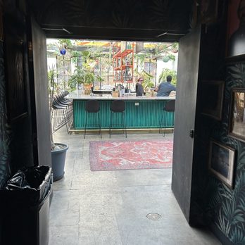 Somerset Bar - Bar - Beer Gardens Near Me - Cincinnati, Ohio