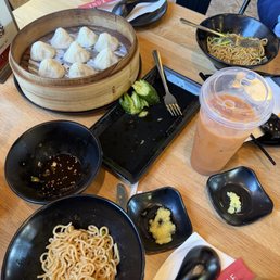 Noodles, Pork Boiled Wontons in Chicken Soup (6) 鸡汤猪肉小馄饨