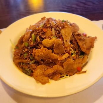 Lotus Leaf - Spicey Lemon Grass "Chicken" Served With Shredded Zucchini & Carrot Drizzled With Light Vinaigrette - Vietnamese Near Me - San Leandro, California