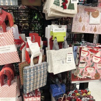 T J MAXX - Updated December 2025 - 27 Photos & 22 Reviews - 32 Shelter