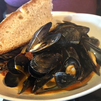 Riva - Local Mussels - Italian Near Me - Sidney, British Columbia