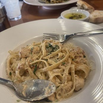 California Pizza Kitchen - Chicken Alfredo - Pizza Near Me - Richmond, Virginia