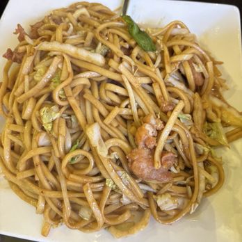 Ma's House - Chicken Chow Mein - Chinese Near Me - Houston, Texas Ma's House - Chicken Chow Mein - Chinese Near Me - Houston, Texas
