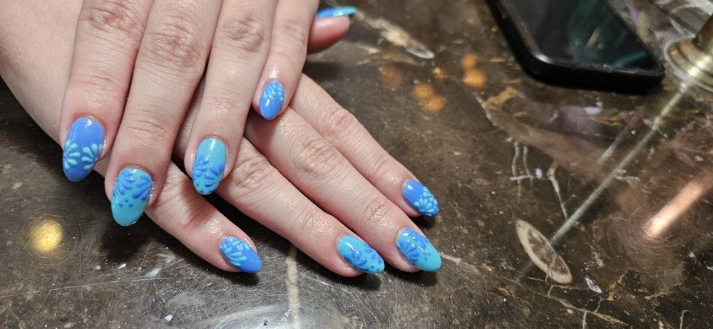 Crystal's Nail Lounge Logo