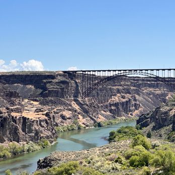 Perrine Coulee Falls - View of I.B. Perrine Bridge - Hiking Near Me - Twin Falls, Idaho Perrine Coulee Falls - View of I.B. Perrine Bridge - Hiking Near Me - Twin Falls, Idaho