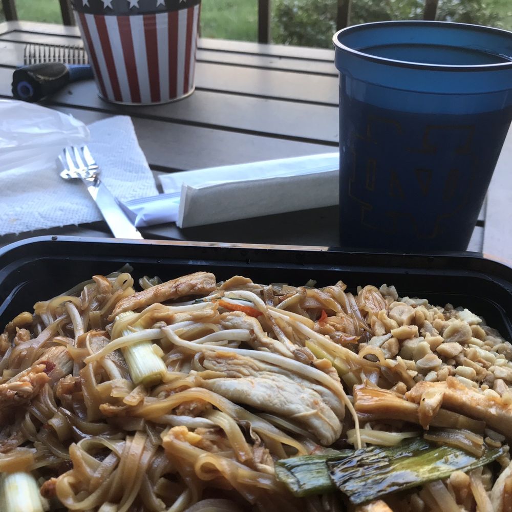 SUSHI THAI - Chicken Pad Thai - Sushi Bars Near Me - Hermitage, Tennessee SUSHI THAI - Chicken Pad Thai - Sushi Bars Near Me - Hermitage, Tennessee