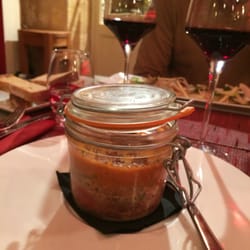 L'Air de Famille - Œuf cocotte, composée de tomates multicolores et crumble d'olives