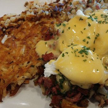 The Scratch Room - Corned beef benedicts with hashbrown well done - Breakfast & Brunch Near Me - Anaheim, California
