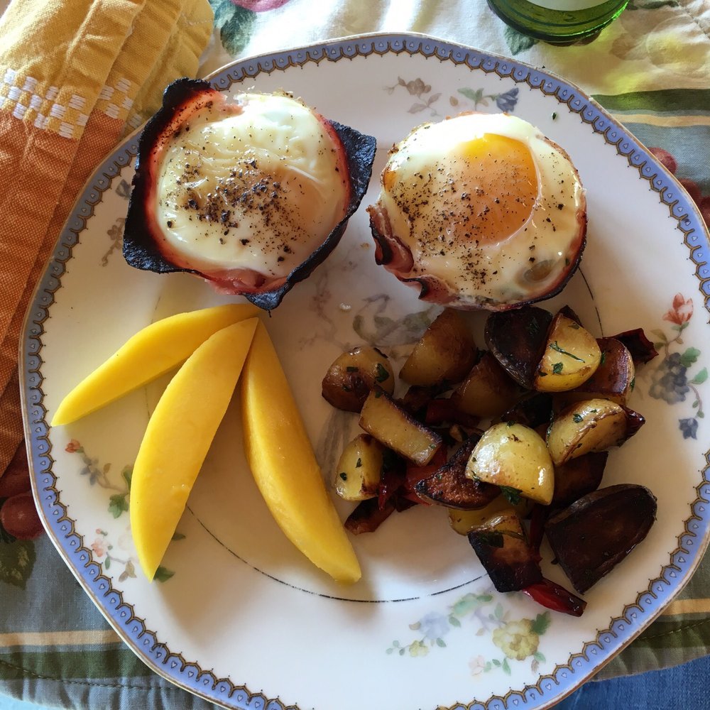 Harbert House - Homemade breakfast by Nancy: ham cup with spinach mushroom & egg, mixed potatoes and sliced mango - Bed & Breakfast Near Me - Three Oaks, Michigan Harbert House - Homemade breakfast by Nancy: ham cup with spinach mushroom & egg, mixed potatoes and sliced mango - Bed & Breakfast Near Me - Three Oaks, Michigan