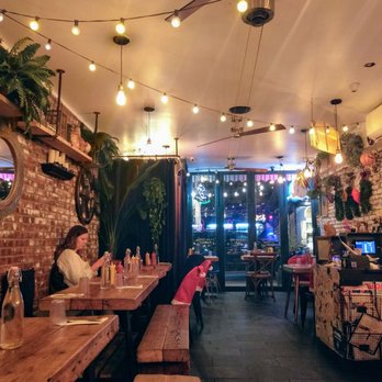 Bar Basic - Cute interior - New American Near Me - Brooklyn, New York