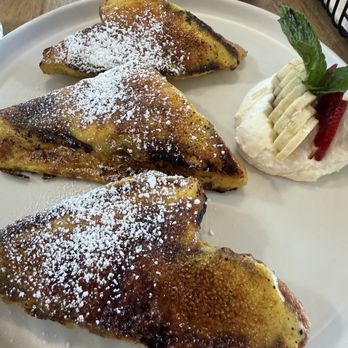 Take Ur Seat - Creme Brulee French Toast - Breakfast & Brunch Near Me - Chino Hills, California Take Ur Seat - Creme Brulee French Toast - Breakfast & Brunch Near Me - Chino Hills, California
