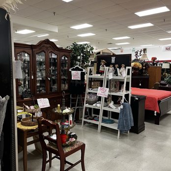 Treasure Trove Mini Mall & Consignments - Light, bright, & clean! - Used, Vintage & Consignment Near Me - Hudson, Florida